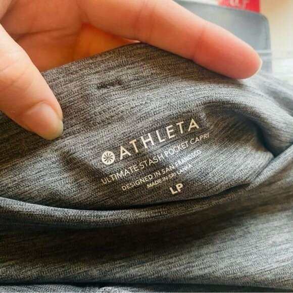 Athleta Ultimate Stash Pocket Capri Size LP *excellent condition* - Picture 4 of 6